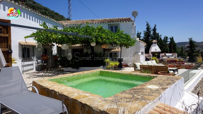 Image No.6-3 Bed Country Property for sale