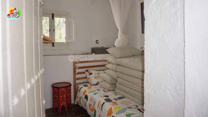 Image No.20-3 Bed Country Property for sale