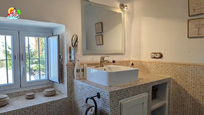 Image No.21-3 Bed Country Property for sale