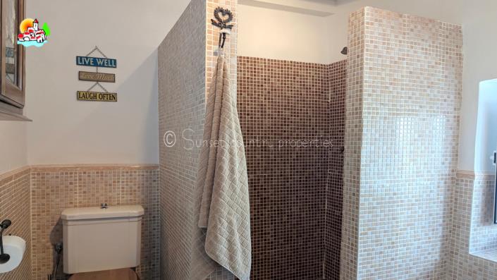 Image No.22-3 Bed Country Property for sale