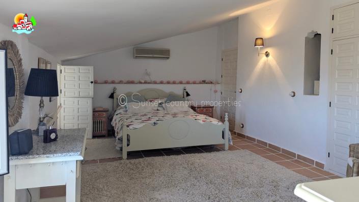 Image No.45-3 Bed Country Property for sale