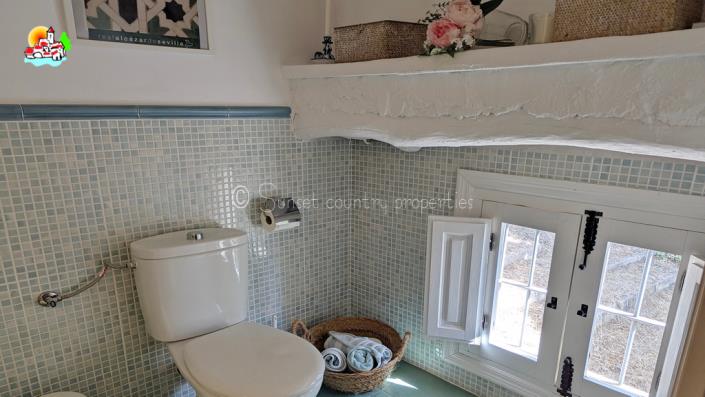 Image No.55-3 Bed Country Property for sale