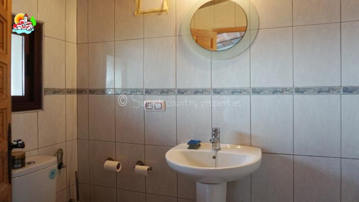 Image No.23-3 Bed Country Property for sale