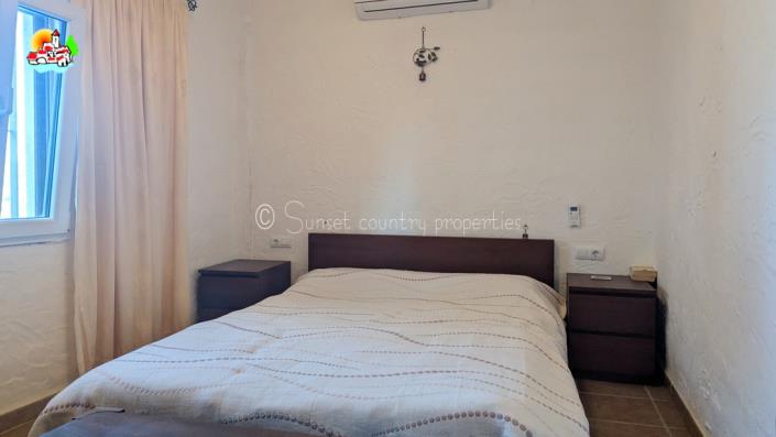 Image No.37-3 Bed Country Property for sale