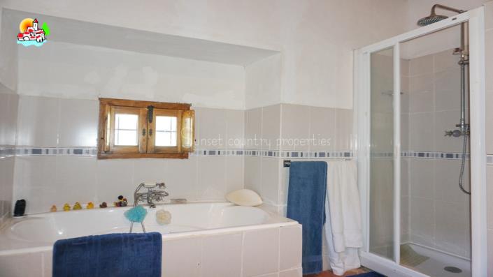 Image No.23-Propriété de pays de 5 chambres à vendre à Iznájar