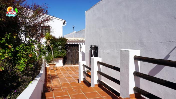 Image No.7-5 Bed Country Property for sale