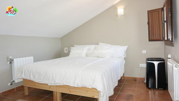 Image No.28-5 Bed Country Property for sale