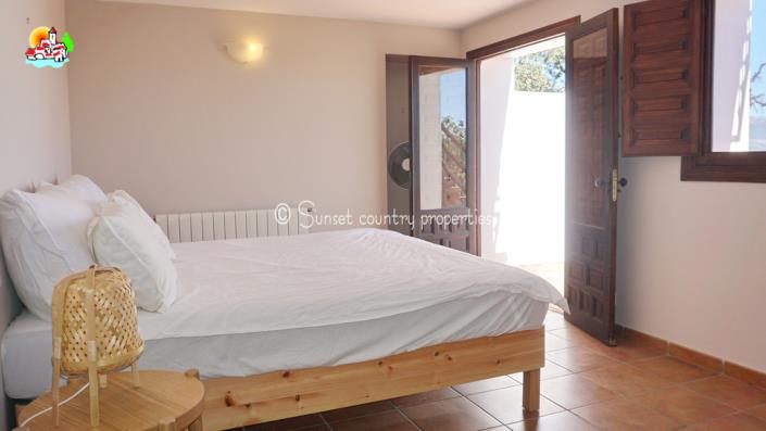 Image No.38-5 Bed Country Property for sale