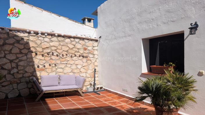 Image No.45-5 Bed Country Property for sale