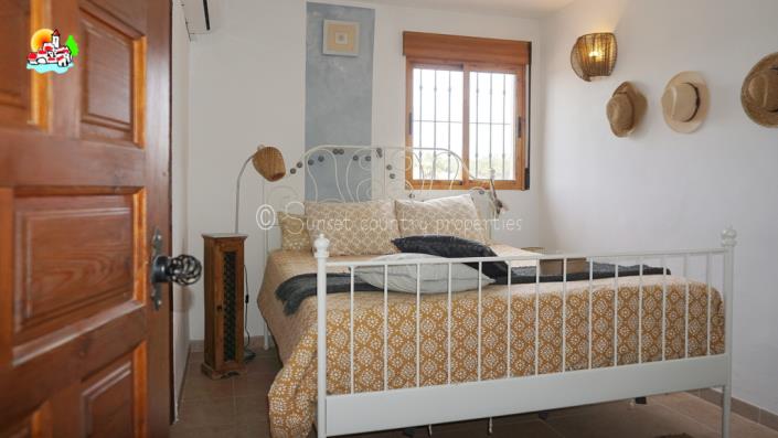Image No.3-6 Bed Country Property for sale