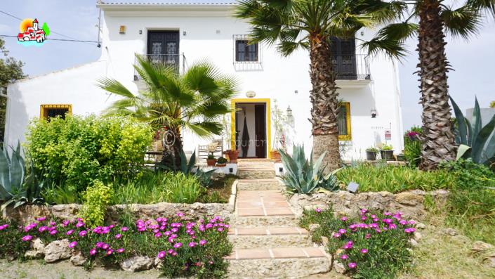 Image No.7-6 Bed Country Property for sale
