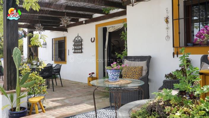 Image No.8-6 Bed Country Property for sale