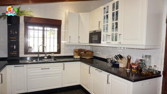 Image No.12-6 Bed Country Property for sale