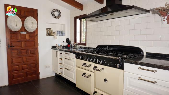 Image No.14-6 Bed Country Property for sale