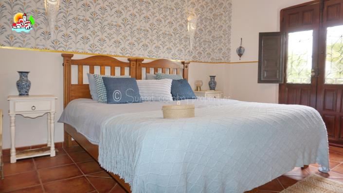 Image No.28-6 Bed Country Property for sale