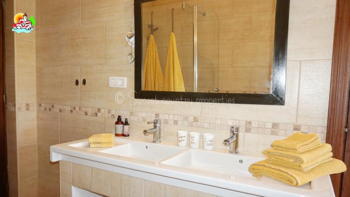Image No.30-6 Bed Country Property for sale