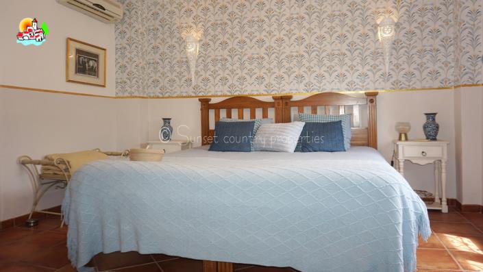 Image No.34-6 Bed Country Property for sale