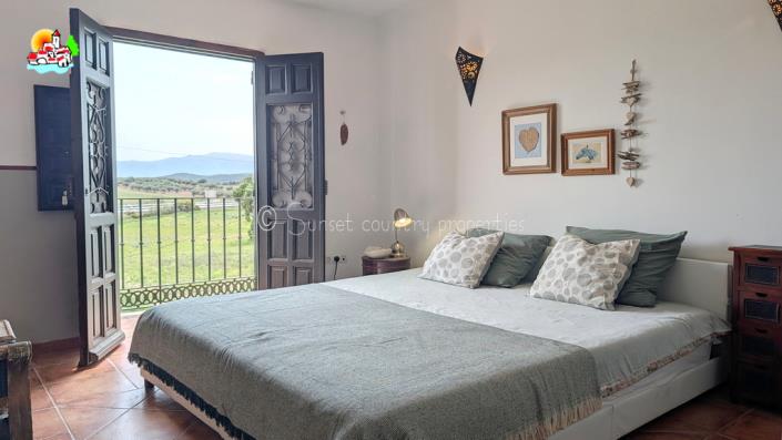 Image No.40-6 Bed Country Property for sale