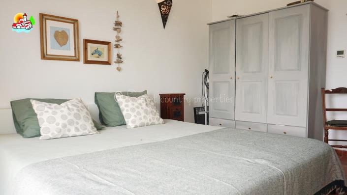 Image No.41-6 Bed Country Property for sale
