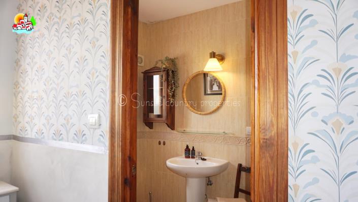 Image No.46-6 Bed Country Property for sale