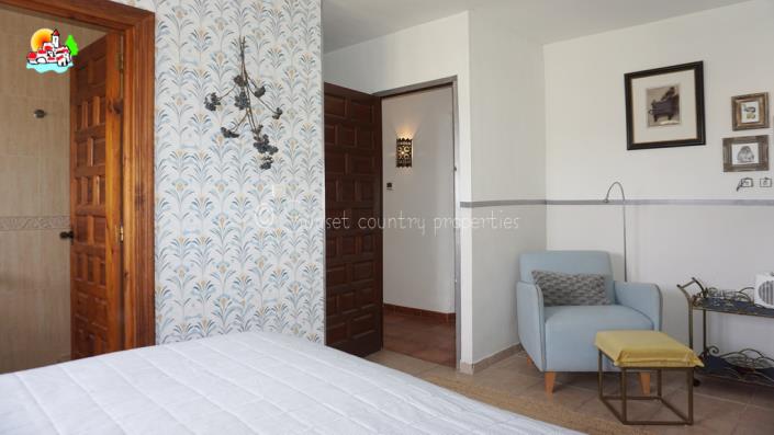 Image No.47-6 Bed Country Property for sale