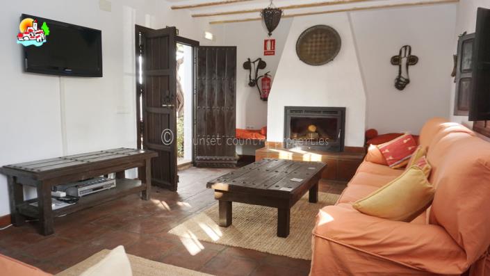 Image No.7-6 Bed Country House for sale