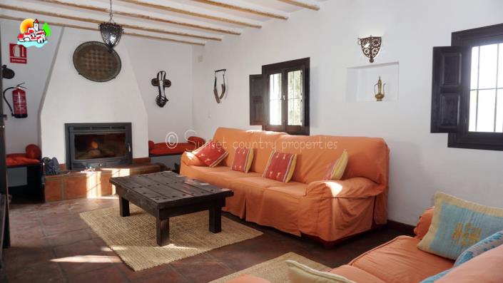 Image No.9-6 Bed Country House for sale