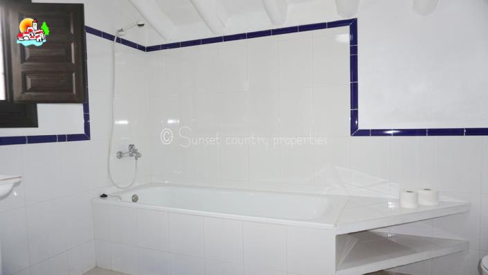 Image No.30-6 Bed Country House for sale