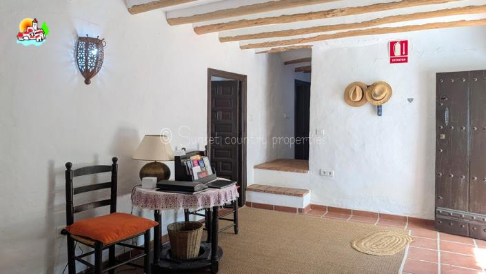 Image No.32-6 Bed Country House for sale