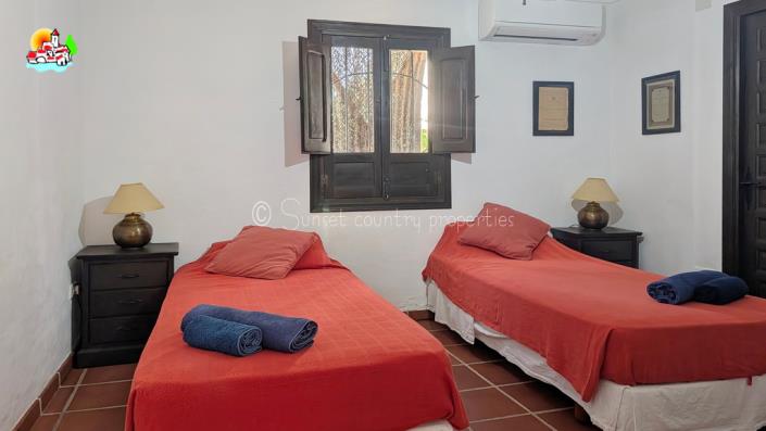 Image No.34-6 Bed Country House for sale