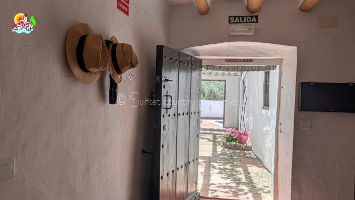 Image No.41-6 Bed Country House for sale