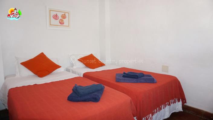 Image No.47-6 Bed Country House for sale