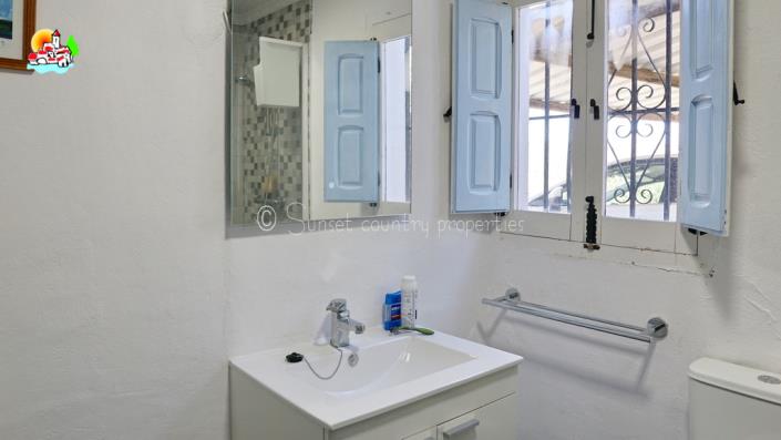 Image No.16-3 Bed Country Property for sale