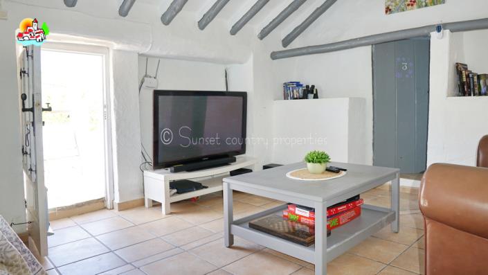 Image No.18-3 Bed Country Property for sale