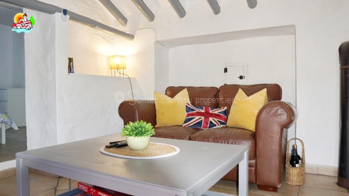 Image No.19-3 Bed Country Property for sale