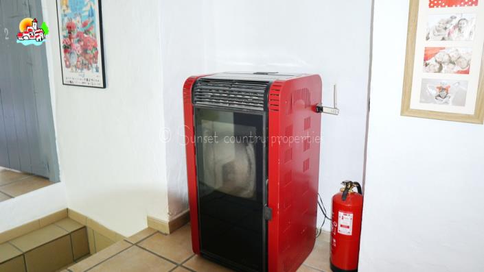 Image No.21-3 Bed Country Property for sale