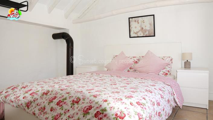 Image No.25-3 Bed Country Property for sale