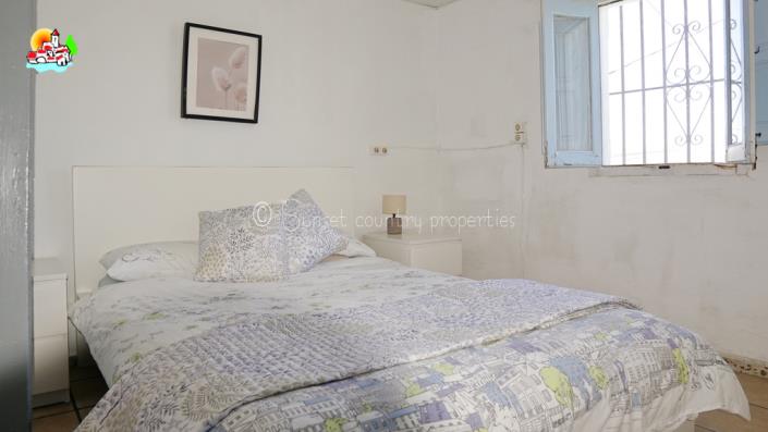 Image No.29-3 Bed Country Property for sale
