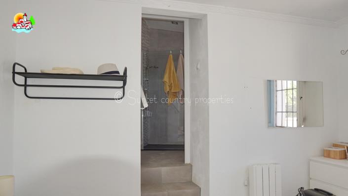Image No.35-3 Bed Country Property for sale