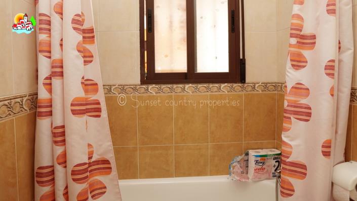 Image No.25-3 Bed Village House for sale