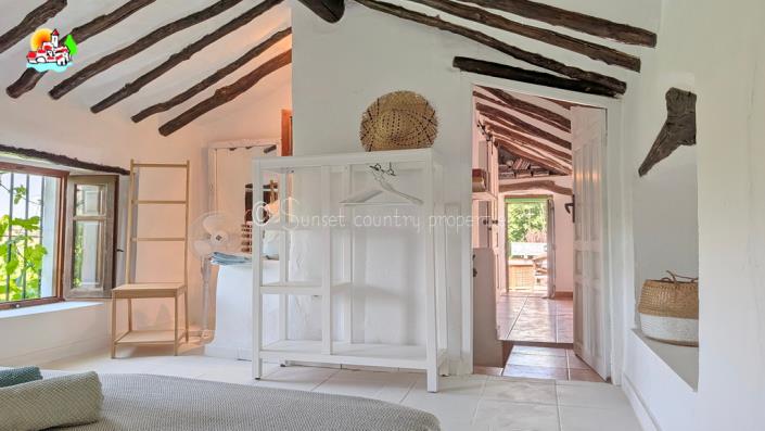 Image No.38-3 Bed Cortijo for sale
