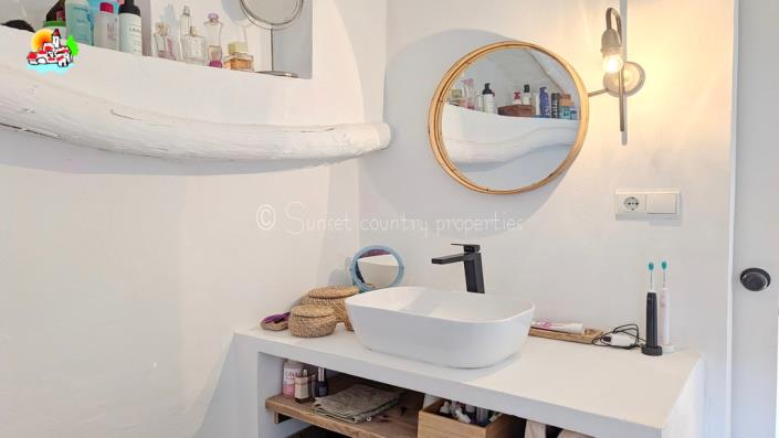 Image No.40-3 Bed Cortijo for sale