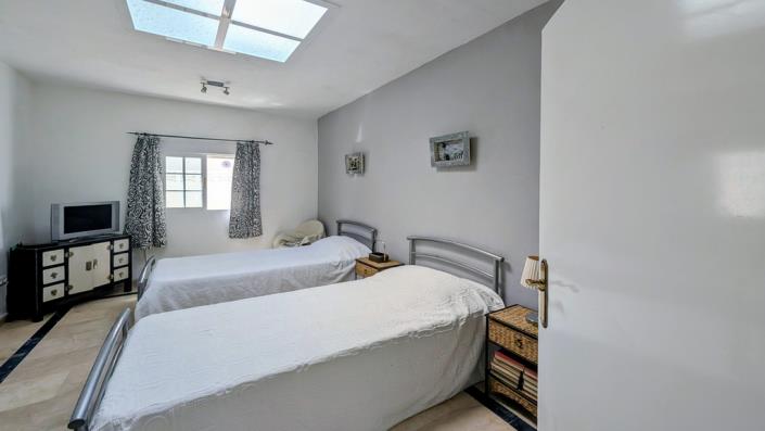 Image No.7-5 Bed Country House for sale