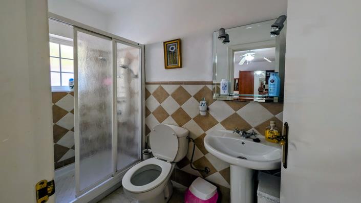 Image No.10-5 Bed Country House for sale