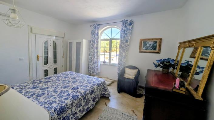Image No.11-5 Bed Country House for sale