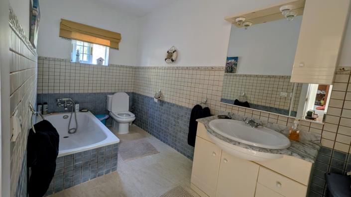 Image No.13-5 Bed Country House for sale