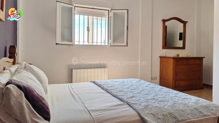 Image No.31-4 Bed Country Property for sale