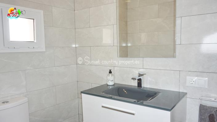 Image No.24-4 Bed Country Property for sale
