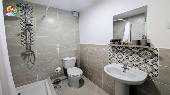 Image No.15-3 Bed Townhouse for sale