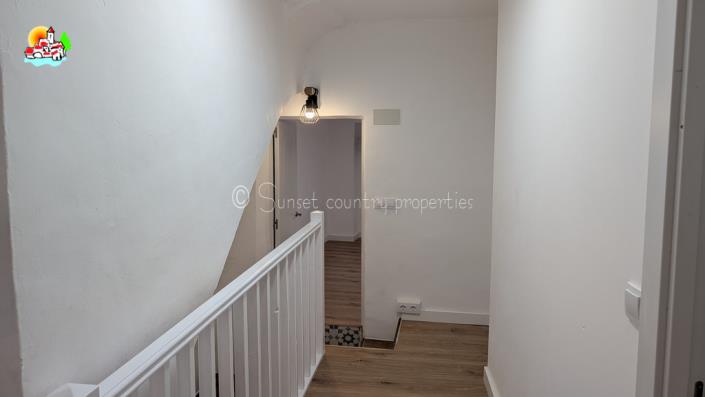 Image No.18-3 Bed Townhouse for sale